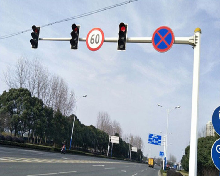 太原鑫雨杭：山西道路監(jiān)控桿的使用要點(diǎn)有哪些？